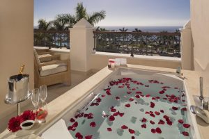 Impresionante complejo de hotel con bañera de hidromasaje en Tenerife