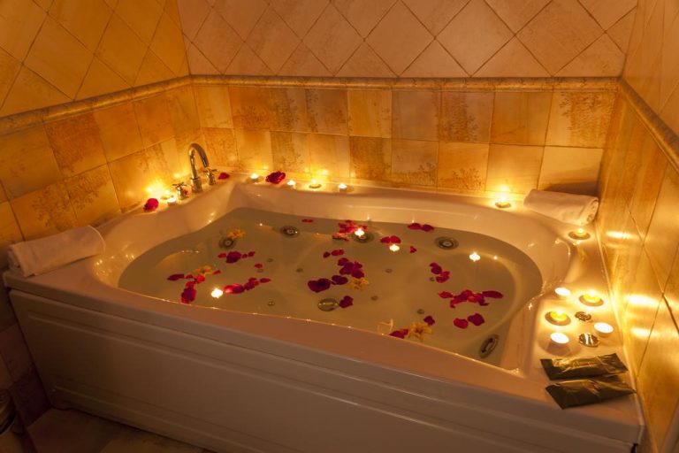 elegante hotel con bañera de hidromasaje privada en Toledo