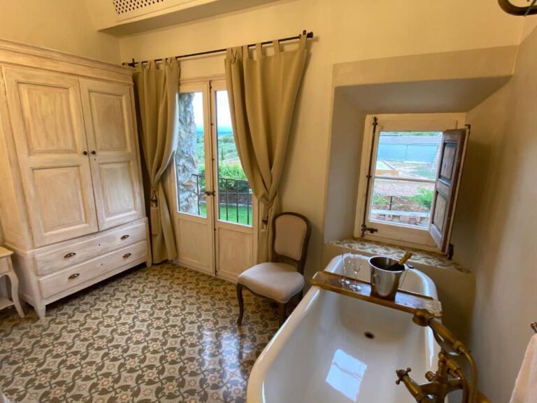 hoteles con bañera de hidromasaje en Girona