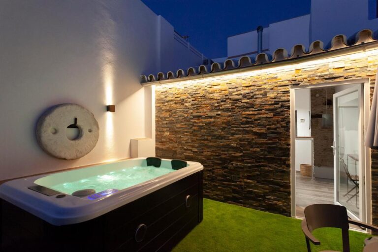 Welldone Cathedral spa jacuzzi