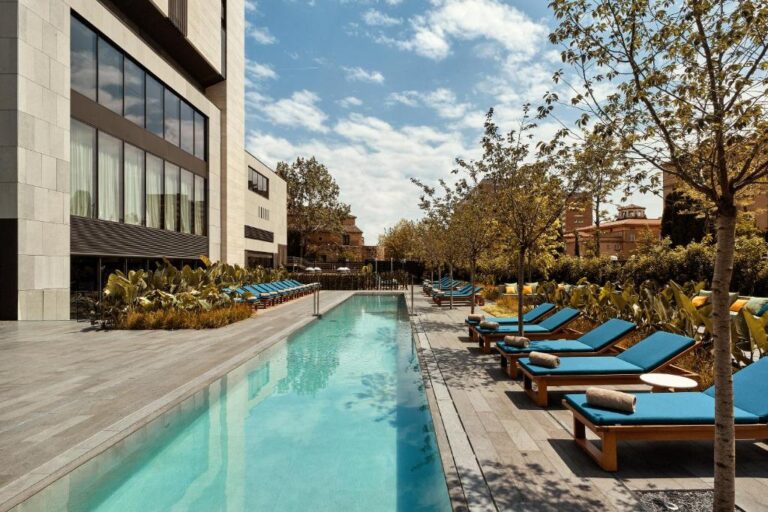 Hotel SOFIA Barcelona piscina