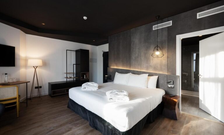 Hotel Tayko Bilbao cama 1