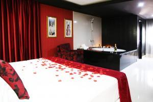 romántico hotel con bañera de hidromasaje privada en Málaga