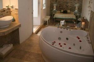 Apartamentos rurales con bañera de hidromasaje en la habitación en Medina Sidonia