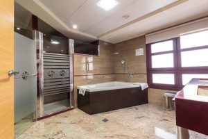 buen hotel con bañera de hidromasaje privada en Murcia