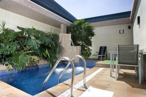 Hotel con piscina en la habitación en Madrid