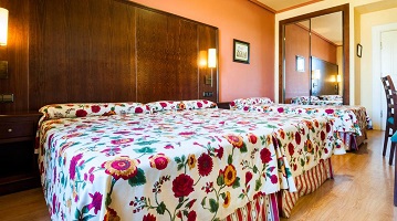 Hotel con jacuzzi y spa en Córdoba