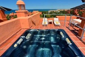 Esplendido hotel con jacuzzi privado en la terraza en Cádiz