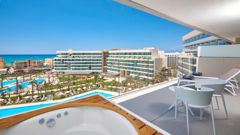 hotel 5 estrellas con bañera de hidromasaje privada en Playa de Palma