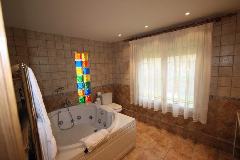 jacuzzi