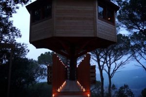 hotel de cabañas en los árboles en Cataluña