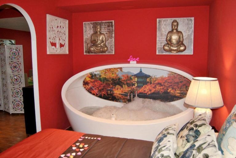 APARTAMENTO DELUXE CON JACUZZI LOVE FOR TWO habitacion con hidromasaje