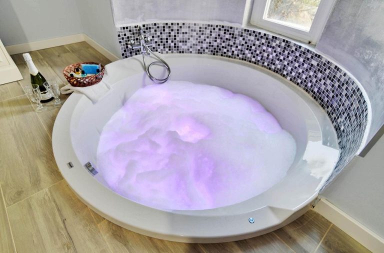 Bella Luna bañera de hidromasaje con leds