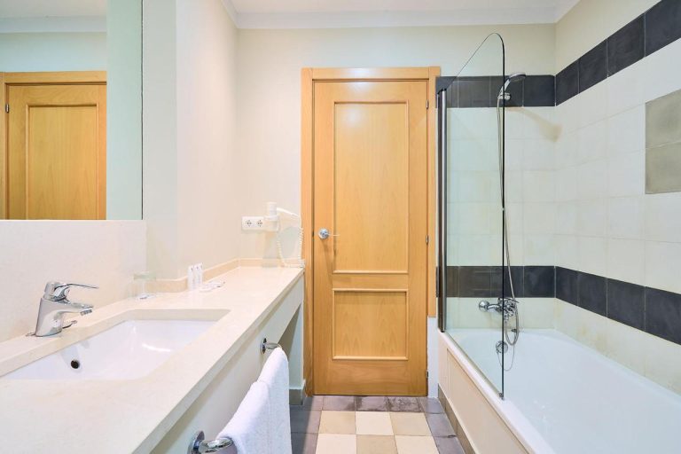 Hoteles con bañera de hidromasaje en Cádiz