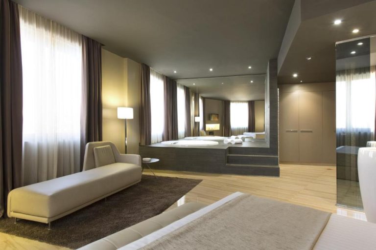 Hotel SB Ciutat de Tarragona suite con hidromasaje
