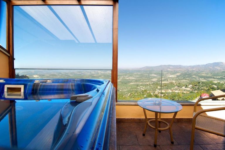 Hotel & Spa Sierra de Cazorla spa jacuzzi en la terraza
