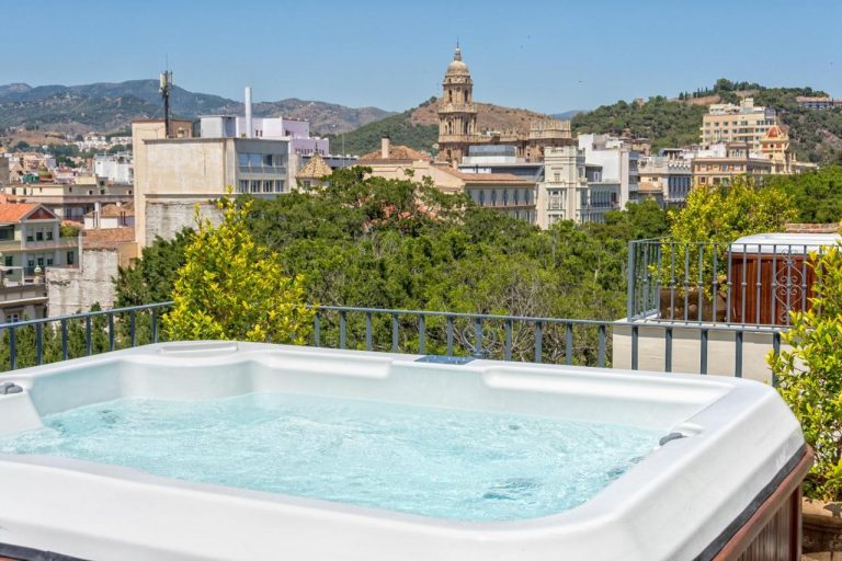 Hoteles con bañera de hidromasaje en Málaga