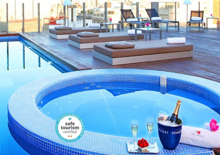 Axel Hotel Barcelona & Urban Spa piscina