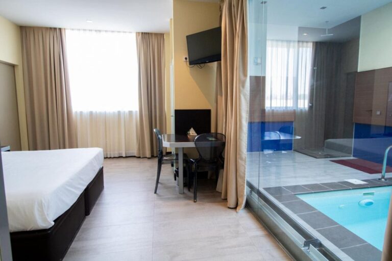 hoteles con piscina privada en madrid