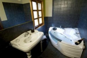 Hostal con jacuzzi privado en Álava