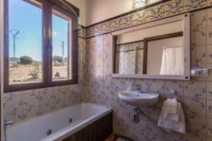 bañera de hidromasaje en casa rural de Badajoz