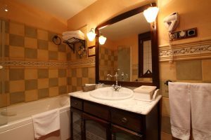 Hotel rural con bañera de hidromasaje en Guadalajara