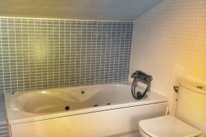 bañera en la habitación en soria